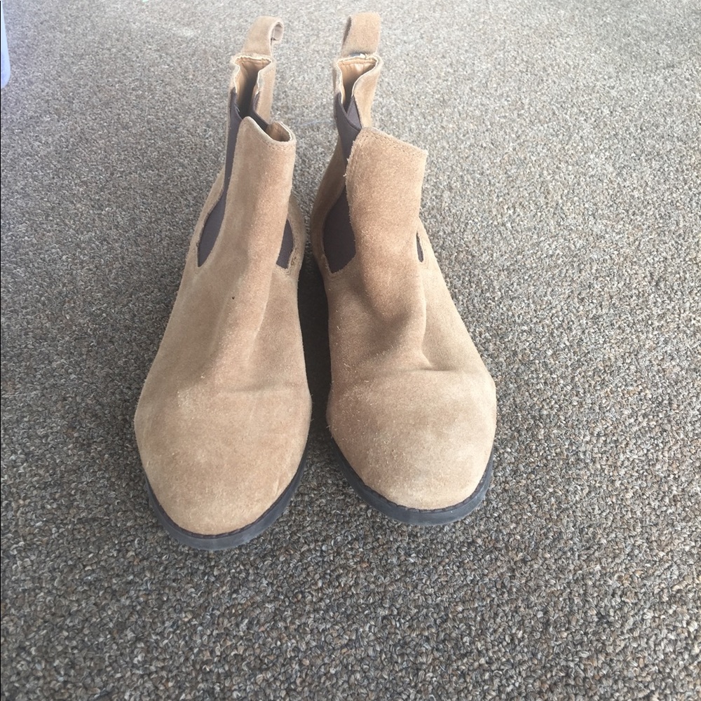 PRICE DROP!!TopShop Leather Suede Chelsea Slip on Booties Elastic sides pull tab